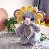 szary koala szydełkowy 24 cm z kwiatkiem i pszczółką miękka maskotka handmade